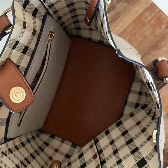 Purse - Picture 3 of 3